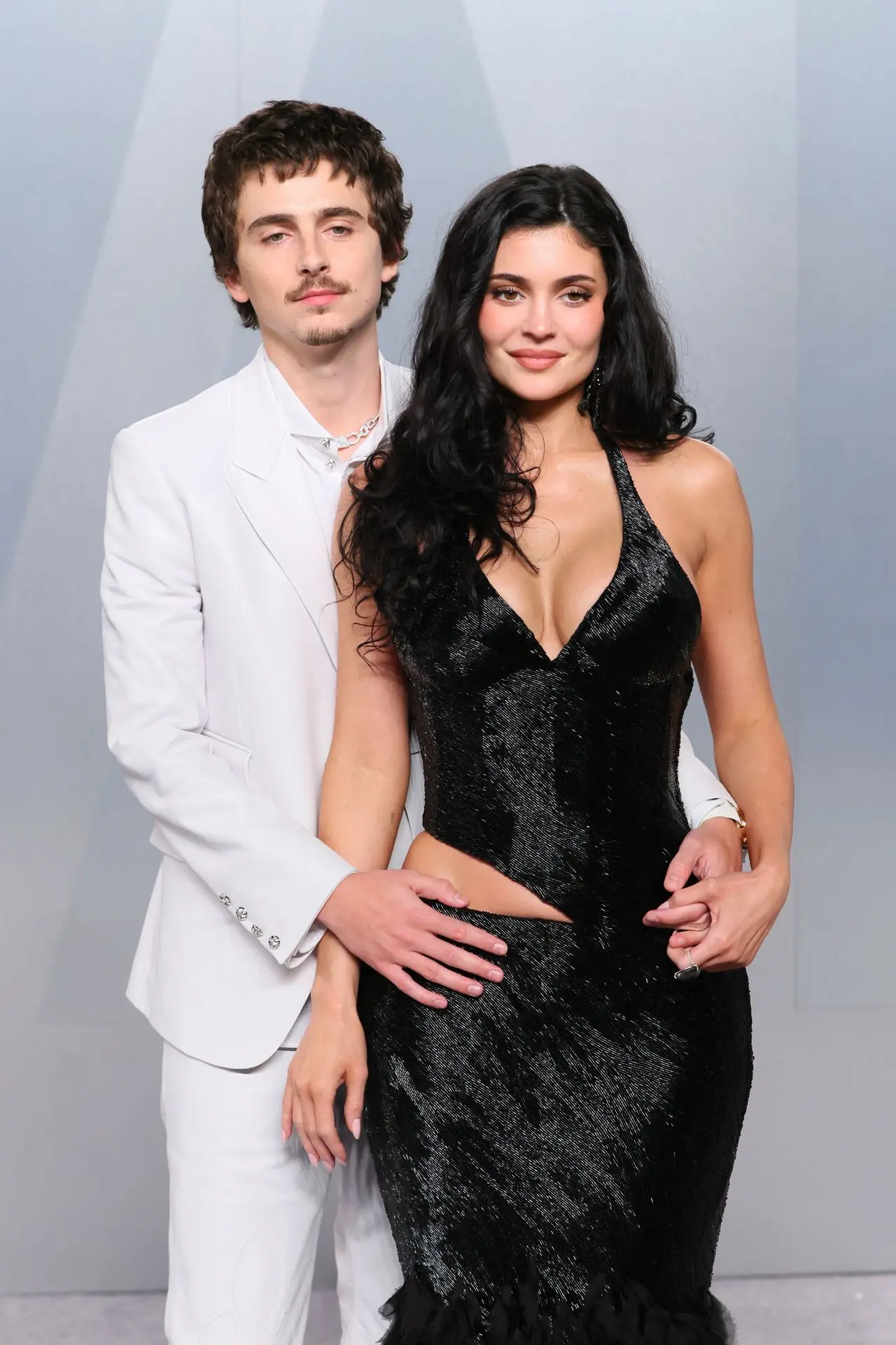 Kylie Jenner and Timothee Chalamet stole attention with their PDA.  The diva dazzled in a custom black sequin Alexander McQueen gown that featured a feathered train. Meanwhile, Timothee, who was nominated for Best Actor at the 98th annual Academy Awards, wore a white suit for the afterparty.
